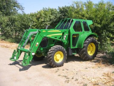 John Deere 5105M